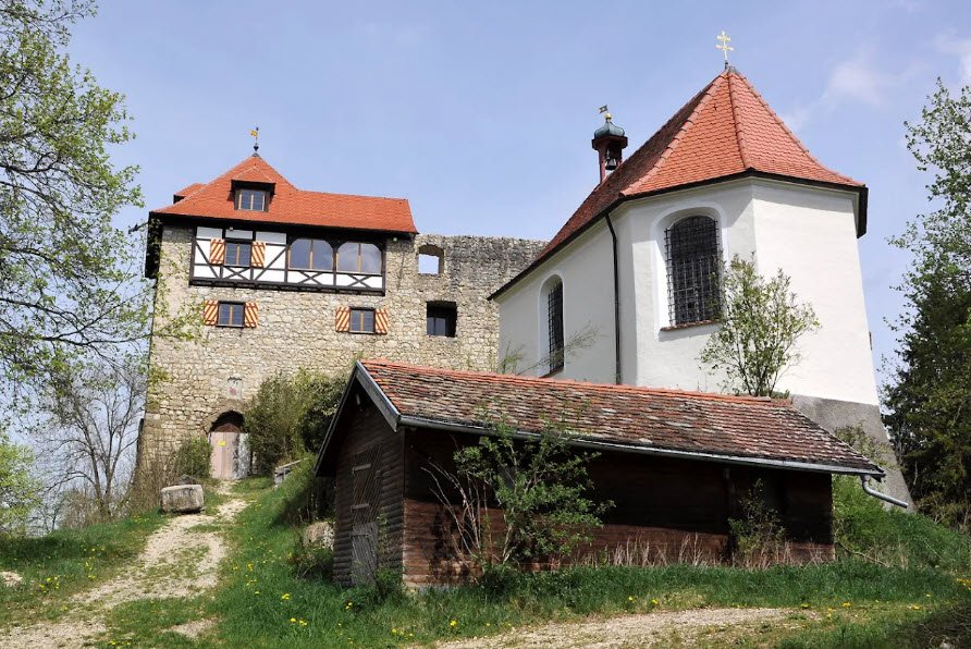 Ruine Niedergundelfingen, Germany